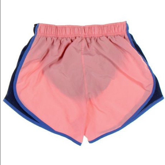 RARE! NIKE😍 Shorts - Picture 2 of 2